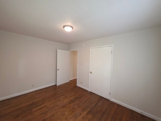 Building Photo - BH-beal3721