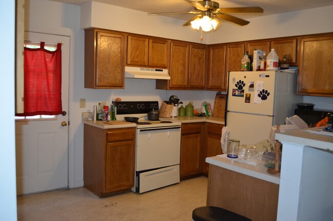 Building Photo - Charming 2-Bedroom Duplex in Prime Harriso...