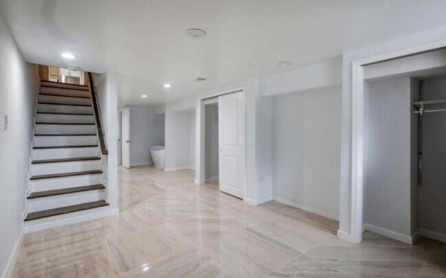 Building Photo - 815 N Calhoun St