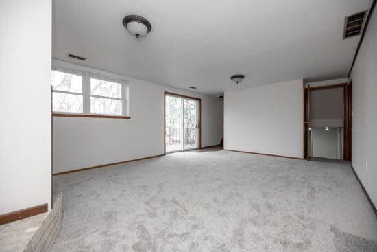 Building Photo - House on quiet cul de sac