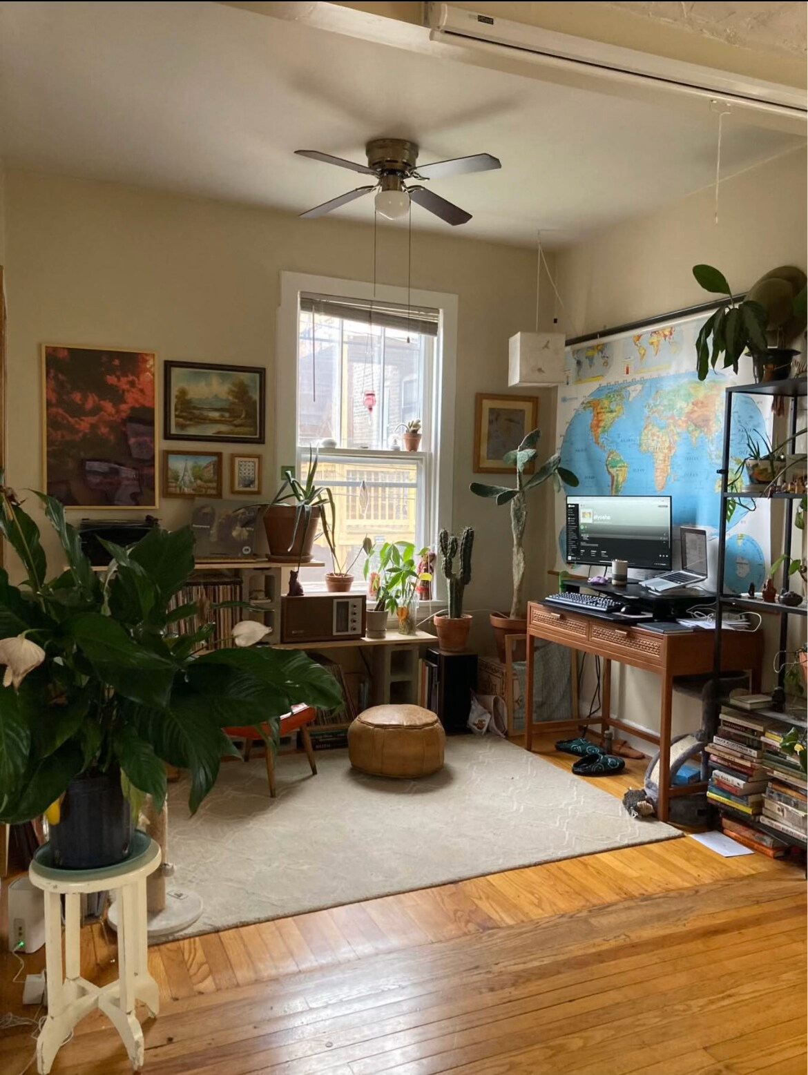 Building Photo - 2423 W Cortez St