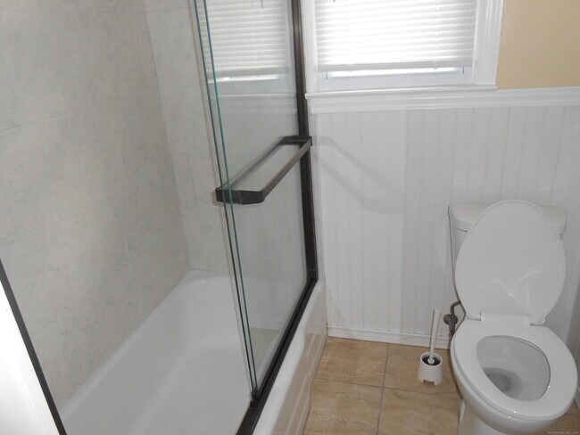 Building Photo - 1537 W Broad St