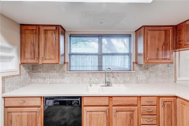 Building Photo - 12118 Black Angus Dr