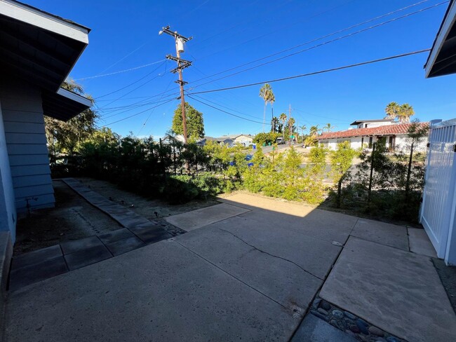 Building Photo - North Pacific Beach 3 Bedroom 2 Bath One S...