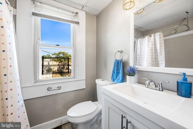 Building Photo - 223 Grundy St