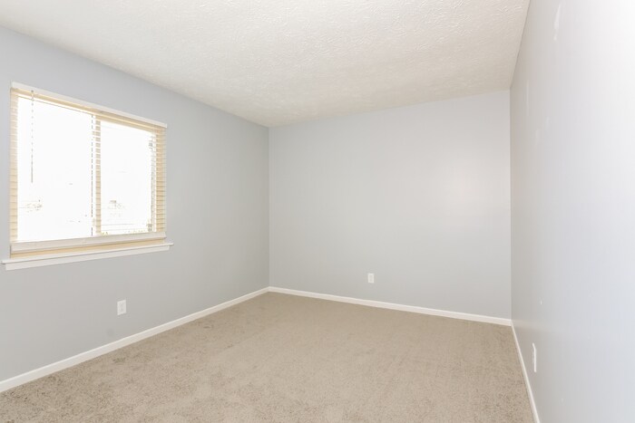 Building Photo - 1233 Plymouth Rock Way