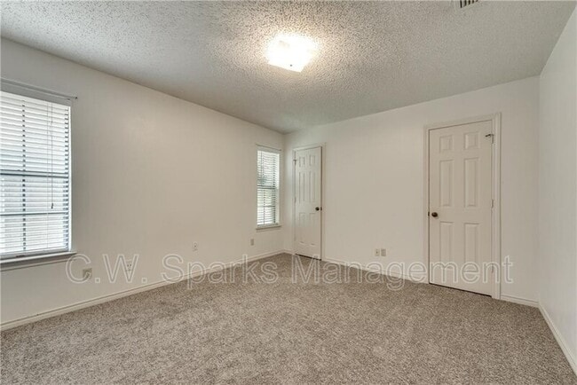 Building Photo - 3043 Modella Ave