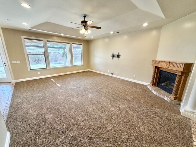 Building Photo - Beautiful 4 bed 2.5 bath Home!