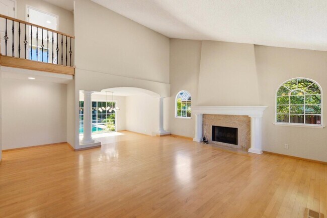 Building Photo - 7175 Cahen Dr
