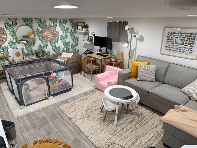 Building Photo - 45 Brookfield Rd