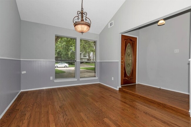 Building Photo - 73 Timberspire Ln