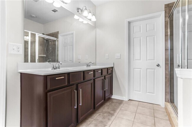 Building Photo - 4239 Laurel Creek Ct SE