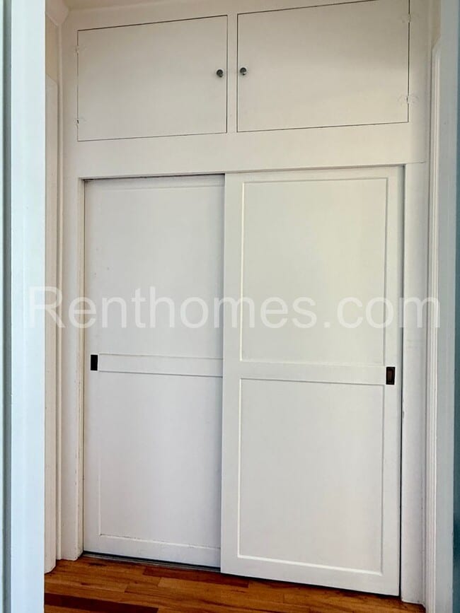Building Photo - 2676 Narcissus Dr