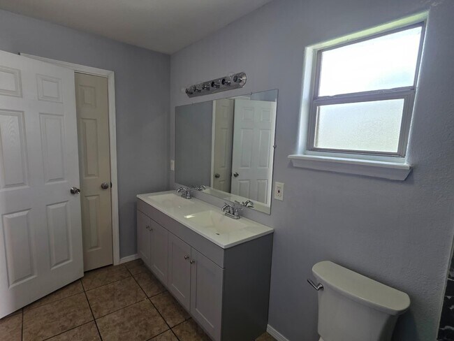 Building Photo - 1424 Franc Cigarroa Drive