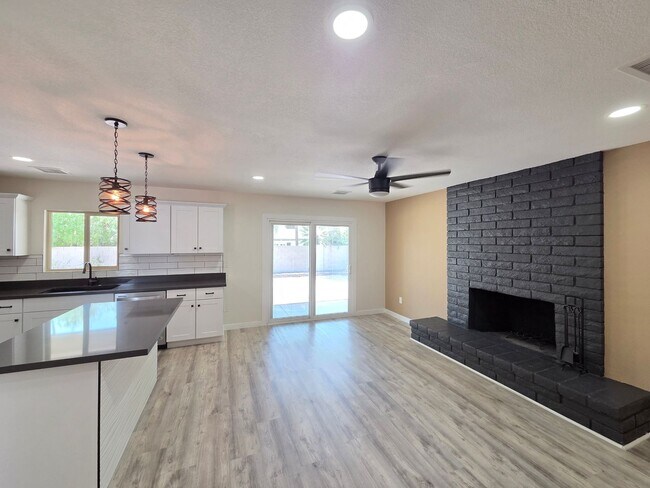 Building Photo - Beautiful 3 bedroom / 2 bath in Scottsdale!