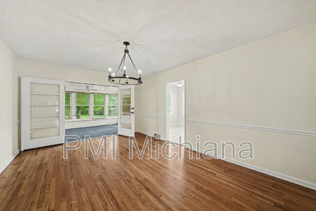 Building Photo - 510 E Pokagon St