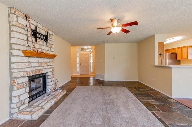 Building Photo - 10413 Hess Dr