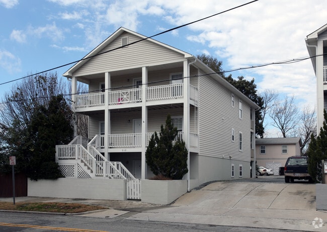 Primary Photo - Riverwatch Apartments