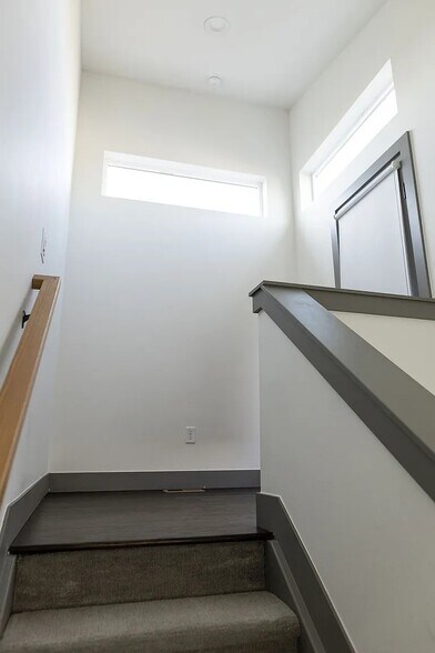 Rooftop landing - 3505 S Marion St