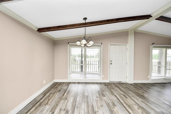Building Photo - 524 Rd 5253