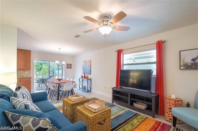 Building Photo - 731 104th Ave N