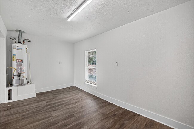 Building Photo - 4901 Stimson St