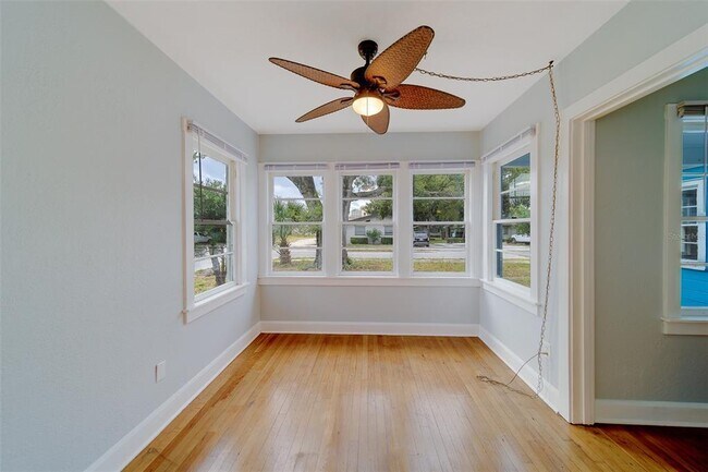 Building Photo - 810 2nd Ave NW