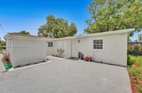 Building Photo - 685 SW 7th Terrace