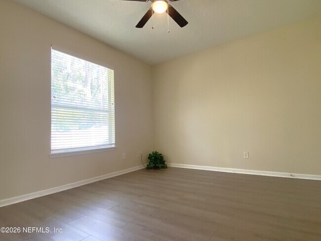 Building Photo - 10519 Creston Glen Cir E
