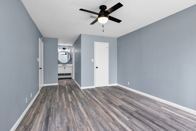 Building Photo - 205G Lakeview Terrace