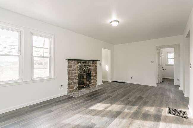 Building Photo - 2868 Brighton Henrietta Town Line Rd