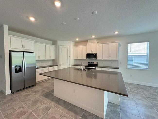 Building Photo - 2041 Axel St