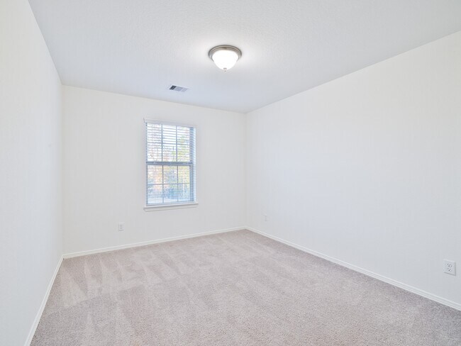 Building Photo - 10711 Catclaw Ct