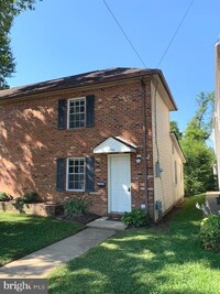 Building Photo - 1704 Washington Ave