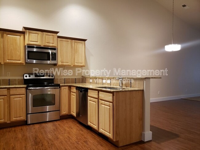 Building Photo - 6260 N Maximus Pl