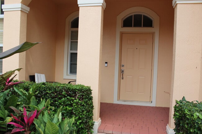 Building Photo - 7417 Brielle Dr