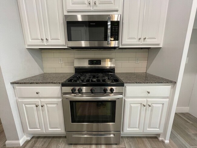Building Photo - Beautiful home in Bentley Square available...