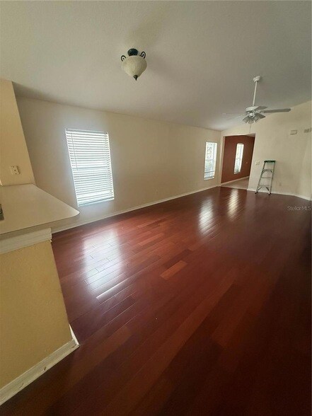 Building Photo - 11422 Crestlake Village Dr