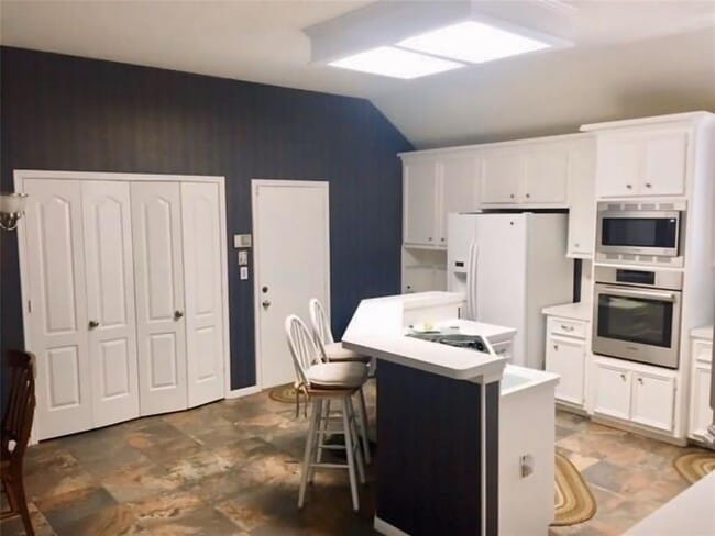 Building Photo - 23223 Diamond Knoll Ct