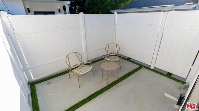 Building Photo - 22454 Dolorosa St