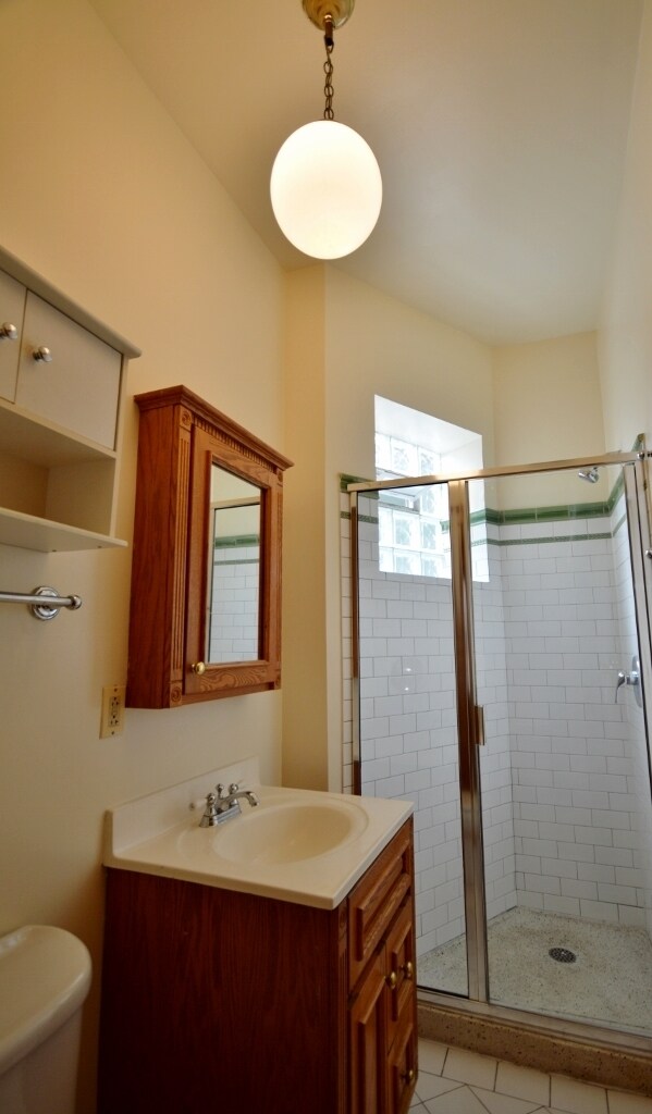 Building Photo - 1742 W Addison St