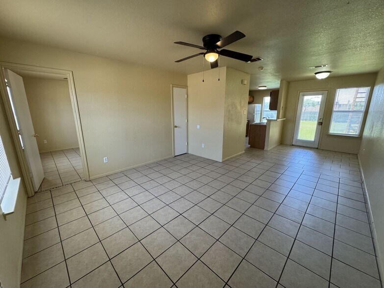 Building Photo - 5702 Greengate Dr