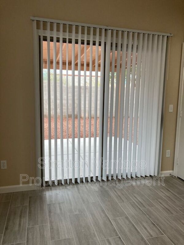 Building Photo - 1017 S Clancy Cir