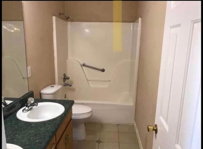 Building Photo - 321 Clearlake Dr
