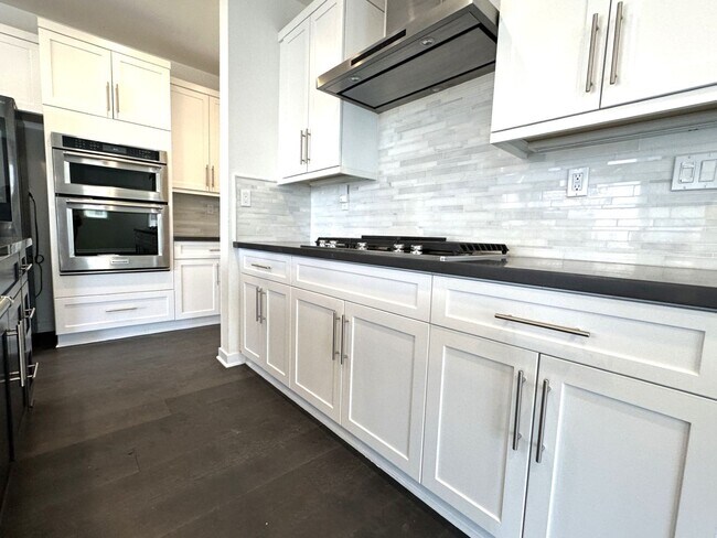 Building Photo - Civita/Apex – Luxury 3BR 3.5BA, Valley Vie...