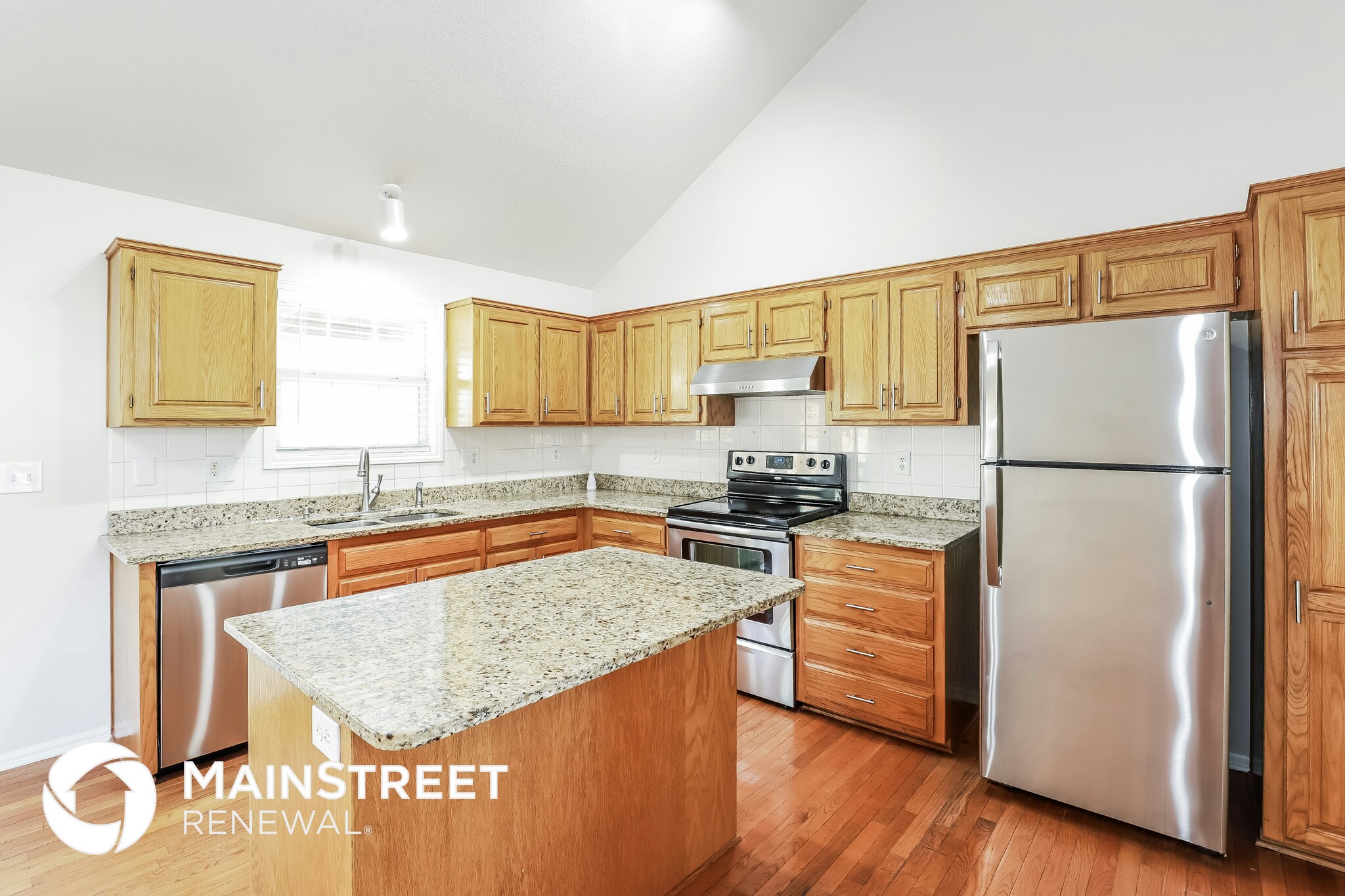 Building Photo - 10926 Rowland Ave