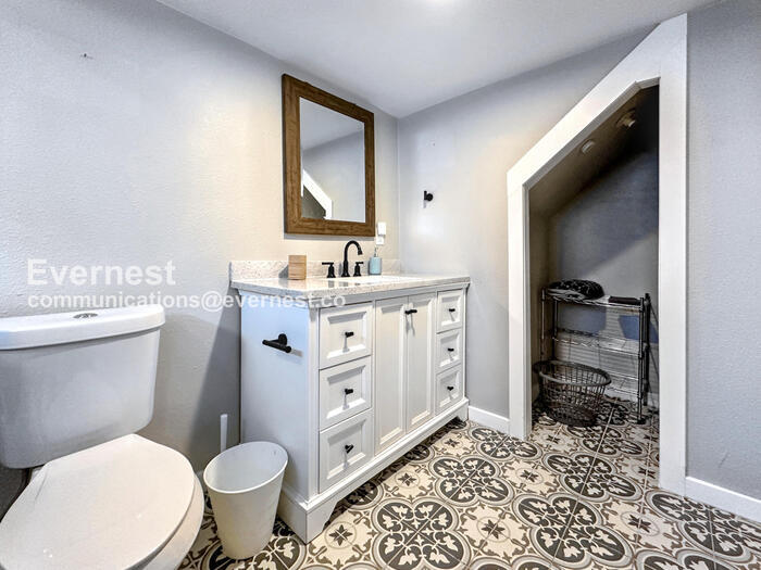 Building Photo - 2551 W 39th Ave