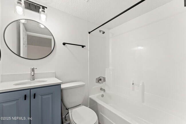 Building Photo - 1601 Challenger Ct W