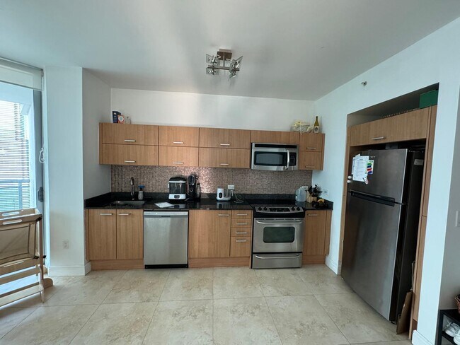 Building Photo - 350 S Miami Ave