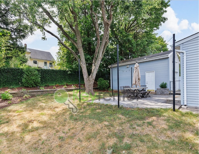 Building Photo - Charming Clifton Cape on a Tree-Lined Stre...